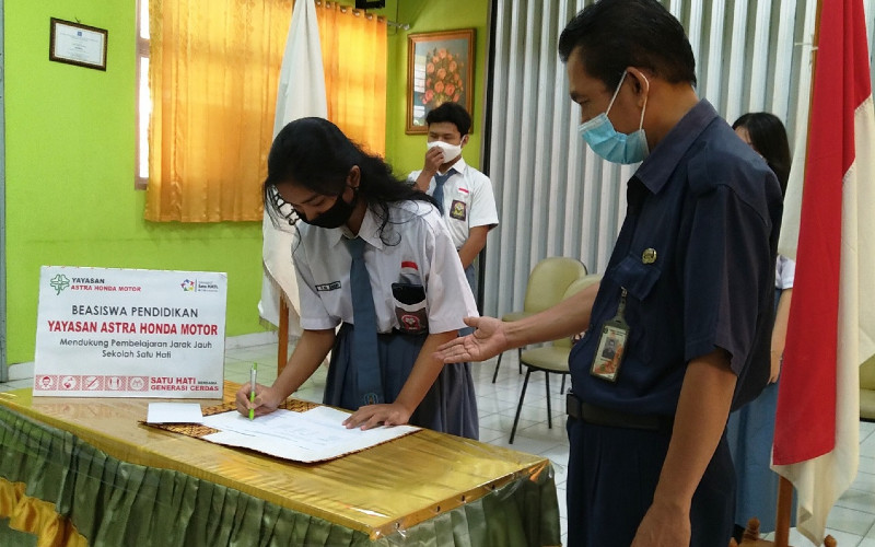  Yayasan AHM Beri Beasiswa Pembelajaran Jarak Jauh