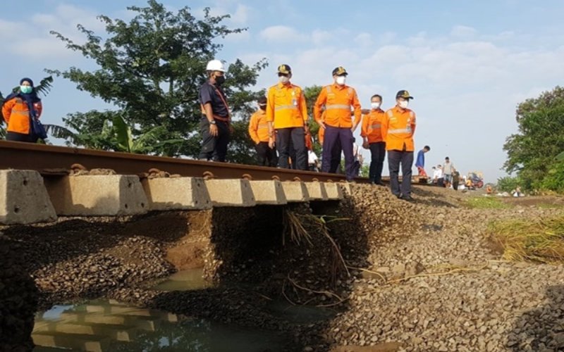  7 Perjalanan KA Jarak Jauh Pagi Masih Dibatalkan, Sore/Malam Belum Pasti