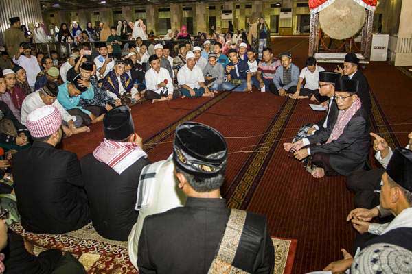  Imam Besar Masjid Istiqlal: Jangan Ragu Divaksin Covid-19