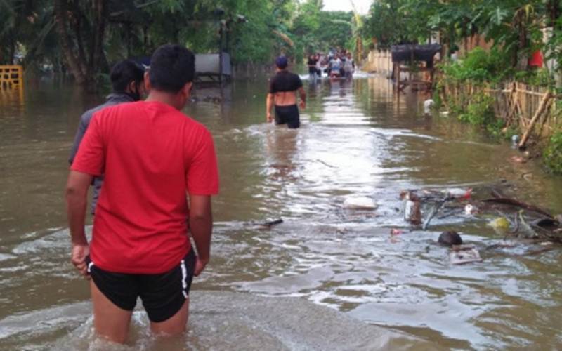  Banjir Bekasi: 13 Rumah Rusak Akibat Tanggul Citarum Jebol