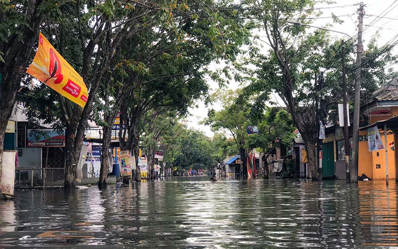  Tak Hanya Banjir, Curah Hujan Tinggi Juga Akibatkan Tanah Longsor di Kota Semarang