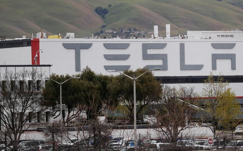  Pabrik Tesla di California Tutup 2 Minggu, Ada Apa Gerangan?