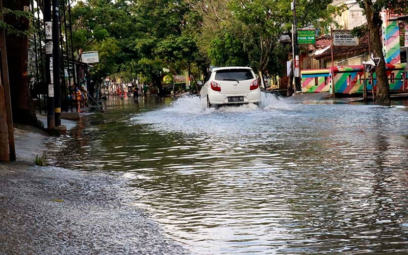  Rob Naik, Banjir Semarang Makin Parah. Gimana Nih Pak Ganjar? 