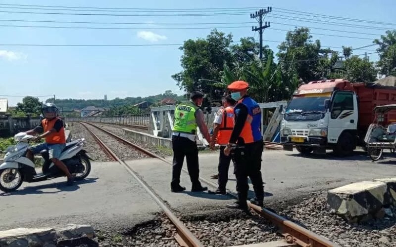  KA Joglosemarkerto Tujuan Solo-Purwokerto Tabrak Anggota DPRD Kendal