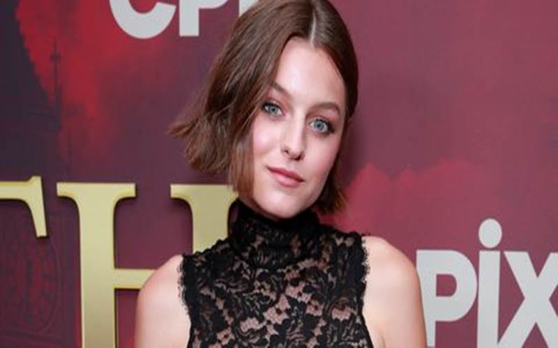  Emma Corrin Menang Golden Globe, Ucapkan Terima Kasih ke Putri Diana