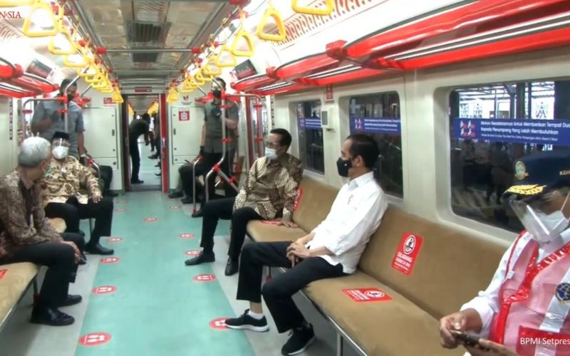  Jokowi Pulang Kampung Sambil Jajal KRL Yogyakarta-Solo