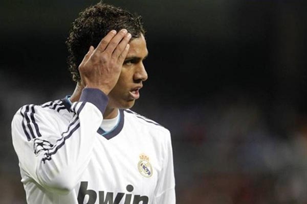  Madrid Siap Lepas Varane ke MU di Bursa Transfer