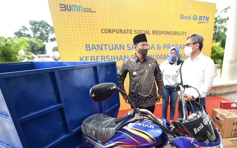  BTN Serahkan Bantuan Sarana Prasarana Kebersihan Kepada Pemda Lamongan Jawa Timur