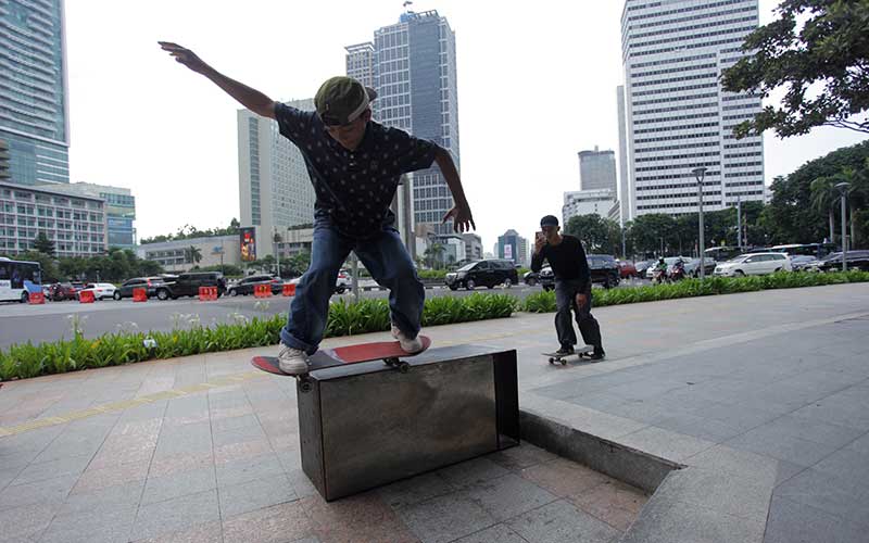  Gubernur DKI Jakarta Anies Baswedan Izinkan Trotoar Untuk Bermain Skateboard