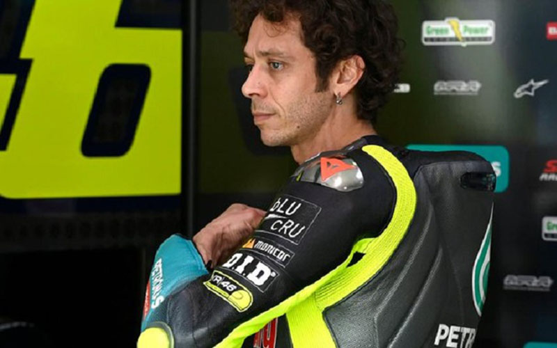  Valentino Rossi Jalani Debut Bersama Petronas Yamaha