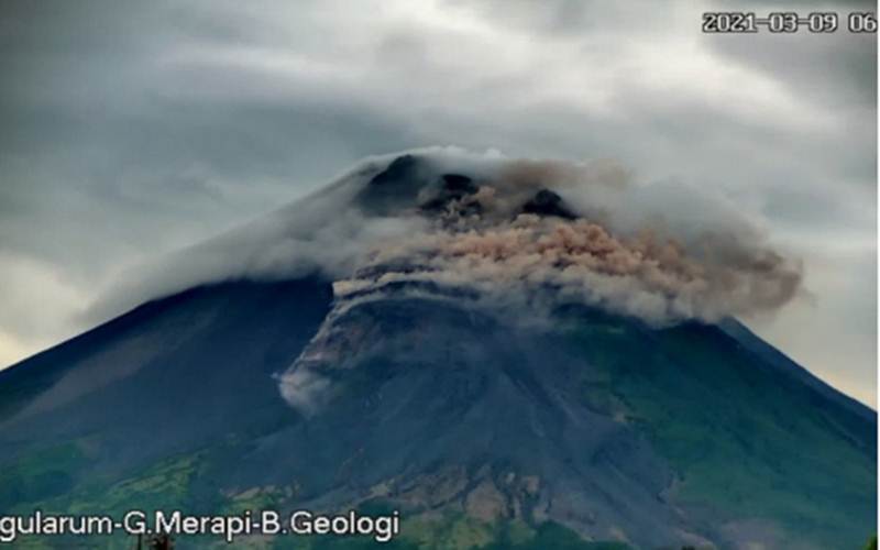  Gunung Merapi Luncurkan Awan Panas Guguran Lagi, Selasa pagi