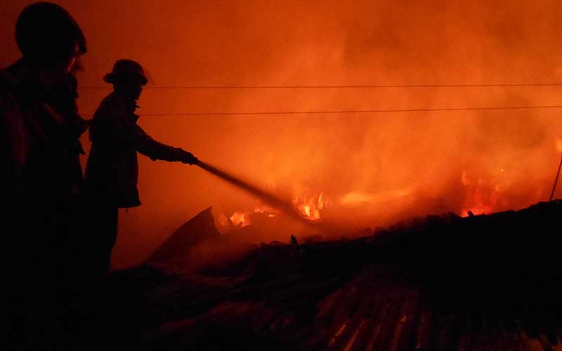  Lapak Palet dan Pemukiman Semi Permanen di Bekasi Habis Terbakar