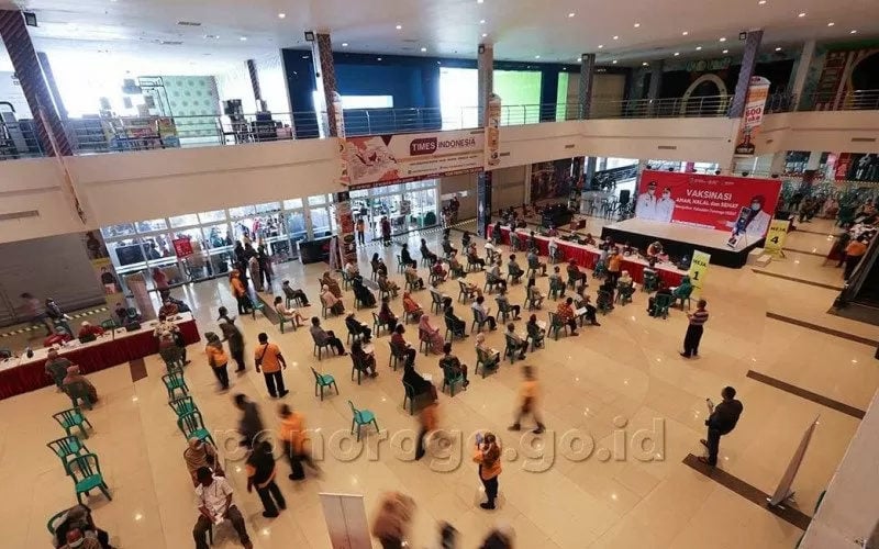  Lebih dari 1.400 Lansia di Ponorogo Jalani Vaksin Covid-19 di Mall