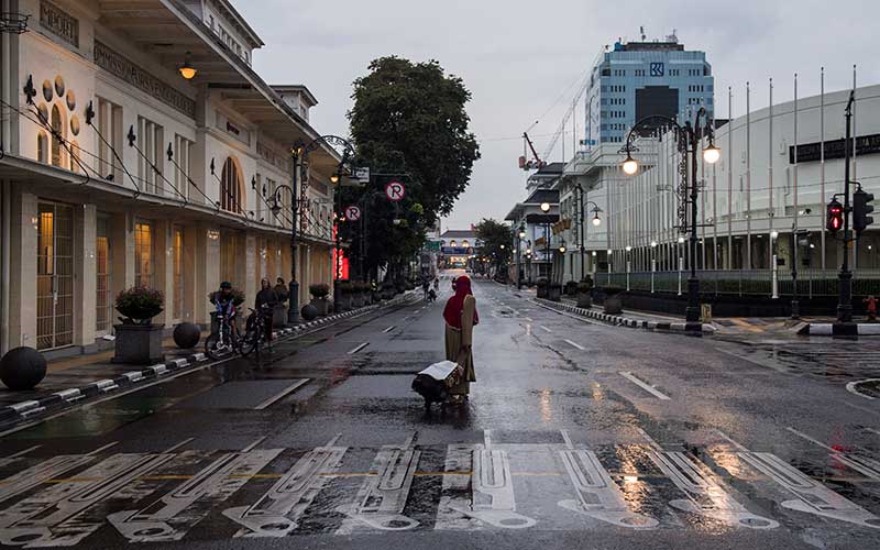  Cuaca Kota Bandung, Hujan Sedang di Siang hingga Sore Hari