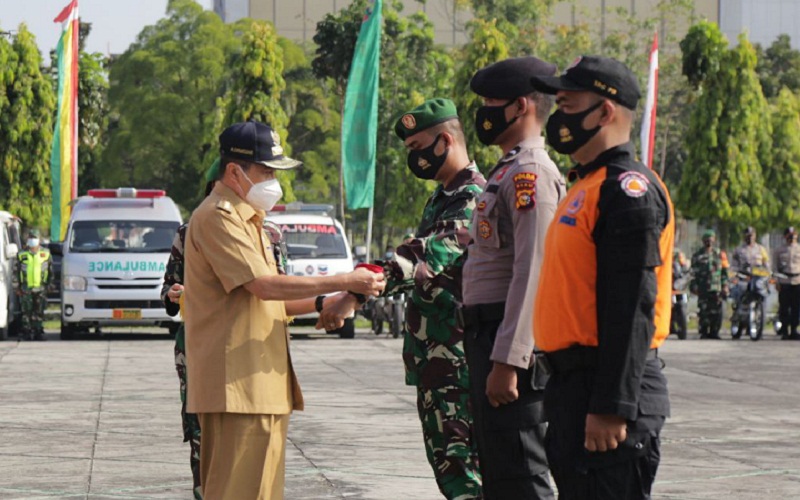  Gubernur Riau Sampaikan Amanat Jokowi di Apel Siaga Karhutla