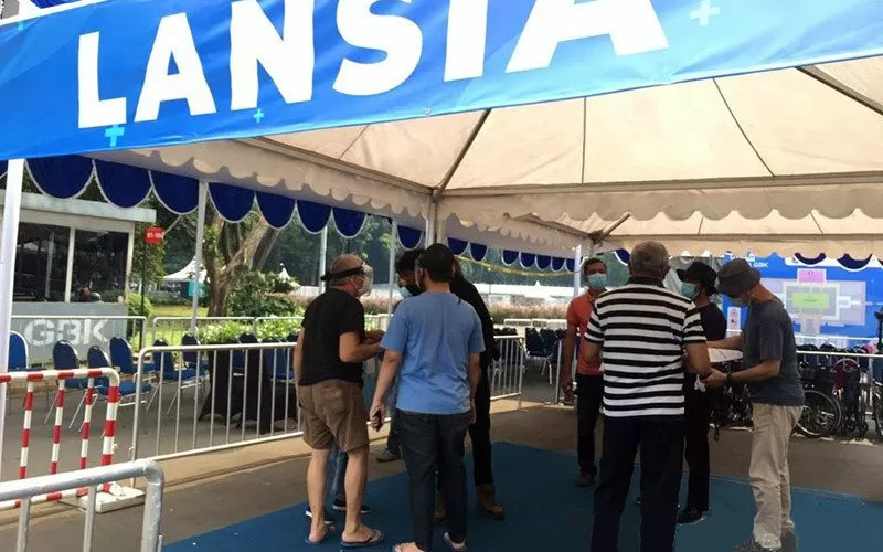  Lansia Non-DKI Apresiasi Layanan Vaksinasi Covid-19 di Istora Senayan