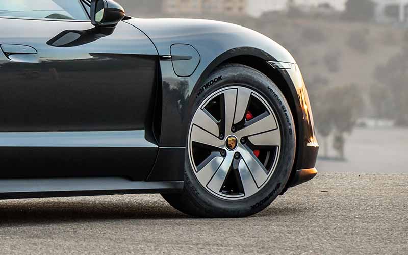 Hankook supplies special e-tires for Porsche Taycan electric sports cars. /Hankook Tire