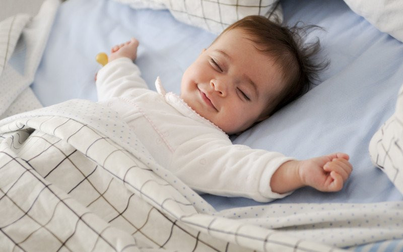  Moms, Jangan Simpan 8 Barang ini di Kamar Bayi