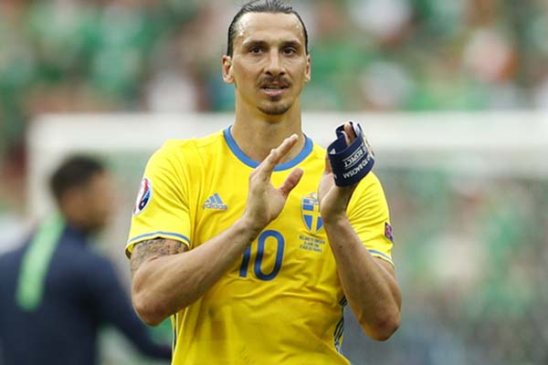  Kembali Perkuat Swedia, Ibrahimovic Menangis & Sulit Bicara