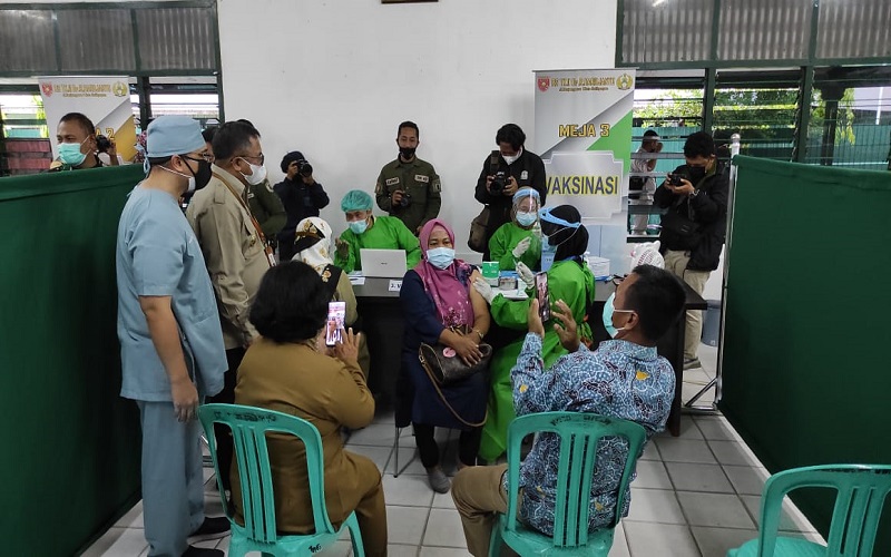  Balikpapan Gelar Vaksinasi bagi 2.000 Guru Menjelang Pembelajaran Tatap Muka