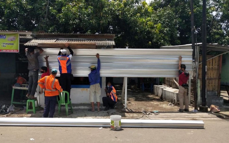  PT KAI Tertibkan Aset di Jalan Ampera Raya Cirebon