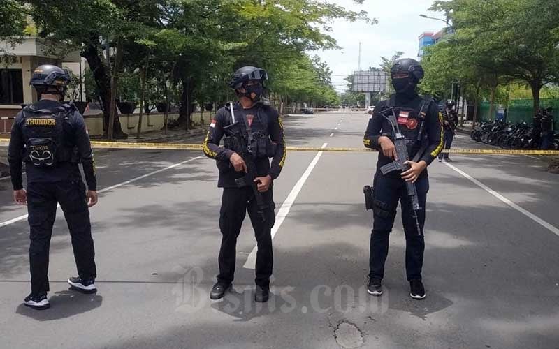  Pascaledakan Bom Bunuh Diri, Polisi Tutup Akses Jalan Menuju Gereja Katedral Makassar