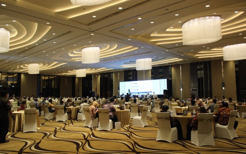 PO Hotel Semarang menawarkan paket wedding ataupun business meeting di Grand Ballroom dengan penerapan standar protokol kesehatan yang ketat.