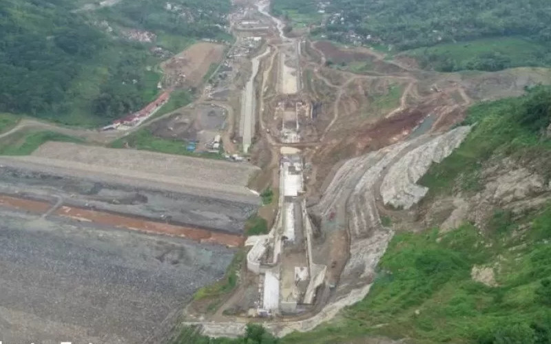 Pembangunan Bendungan Tugu dilaksanakan oleh kontraktor PT Wijaya Karya dengan nilai kontrak tahun jamak sebesar Rp1,9 triliun. /ANTARA