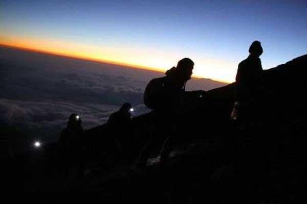  Hore! April 2021, Gunung Semeru Kembali Dibuka Untuk Umum