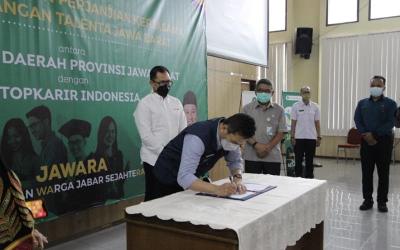  Pemprov Jabar-Top Karir Indonesia Jalin Kerja Sama