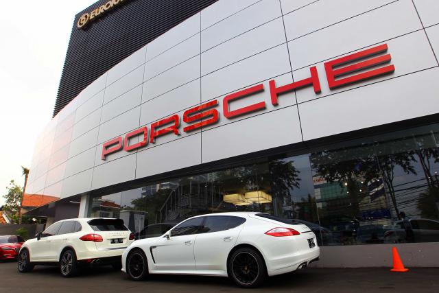  Porshce Jakarta Berikan Servis Gratis Buat Mobil Grey Imported