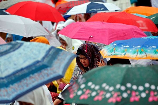  Cuaca Jakarta 31 Maret, Pagi Berawan Siang Hujan Ringan hingga Sedang 