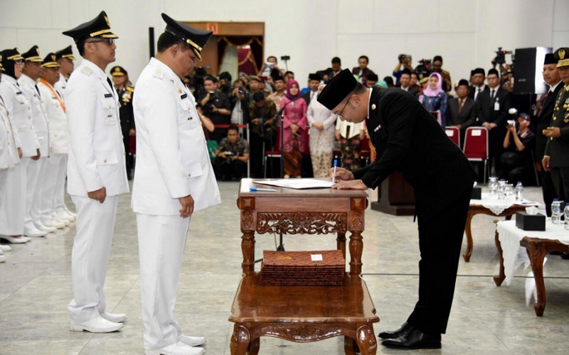  Korupsi Bupati Bandung Barat Melukai Perjuangan Melawan Covid-19