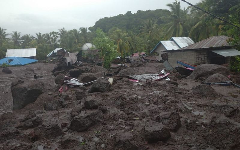  Banjir Bandang Flores: Bandara Umbu Mehang Kunda Tak Ditutup, Tapi Jadwal Wings Air dan Citilink Dibatalkan