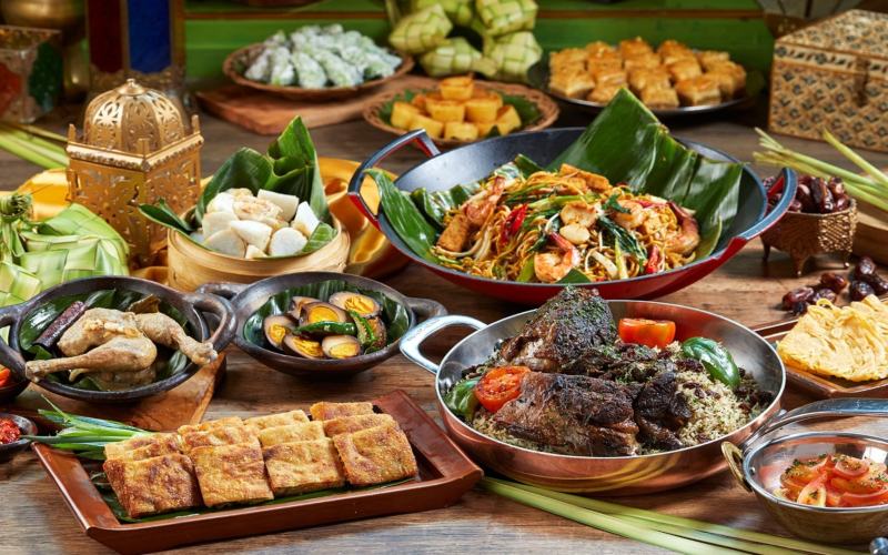 PO Hotel Semarang menawarkan menu spesial berbuka puasa dengan berbagai macam hidangan yang segera dapat memuaskan lapar dan dahaga. (Foto: Istimewa)