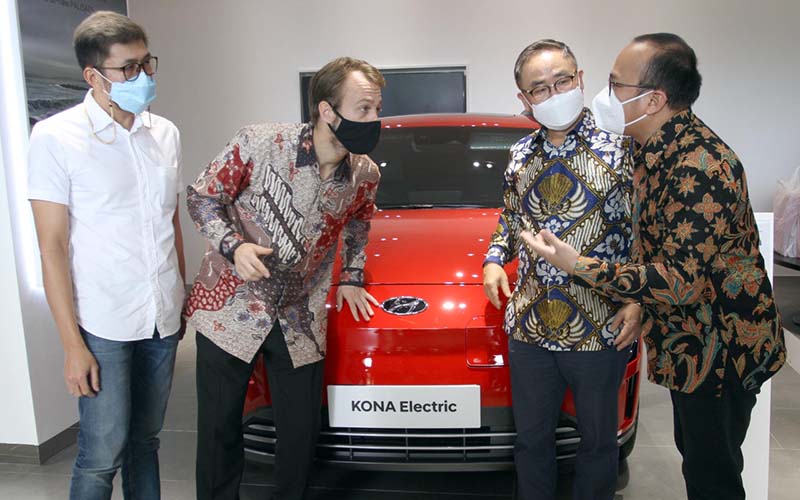  Hyundai Optimistis Jual 50 Unit Mobil Listrik di Makassar