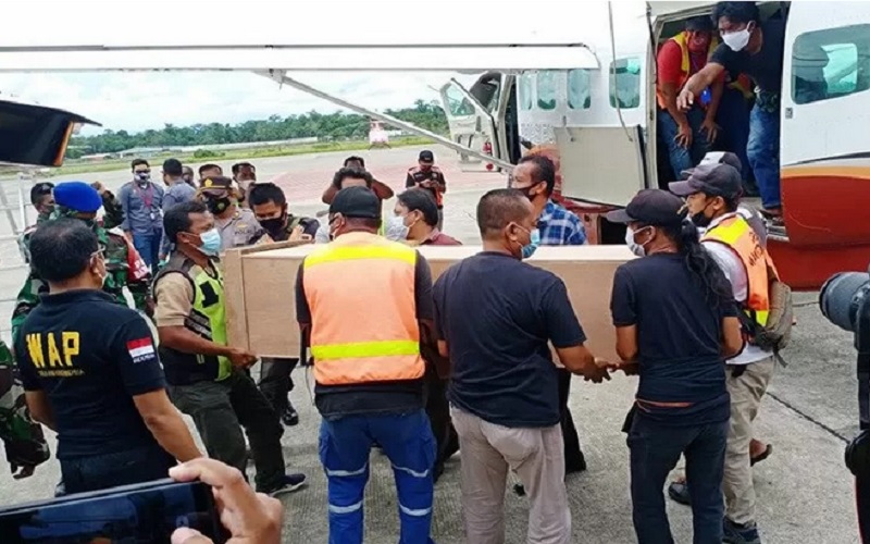  Tembak Mati 2 Guru, KKB Juga Bakar Sekolah di Puncak Papua