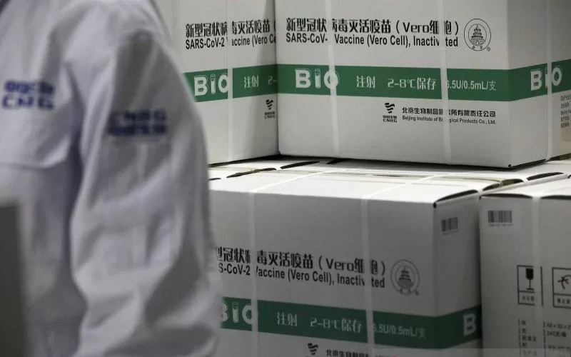 Kotak-kotak berisi vaksin Covid-19 tertumpuk saat proses produksi di Beijing Biological Products Institute, unit dari China National Biotec Group (CNBG), anak perusahaan Sinopharm di Kota Beijing, China, Jumat (26/2/2021). /ANTARA-REUTERS