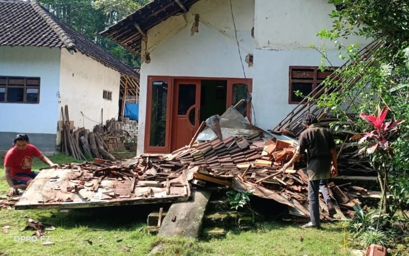  BNPB: 2 Korban Meninggal Akibat Gempa Magnitudo 6,1 di Jatim