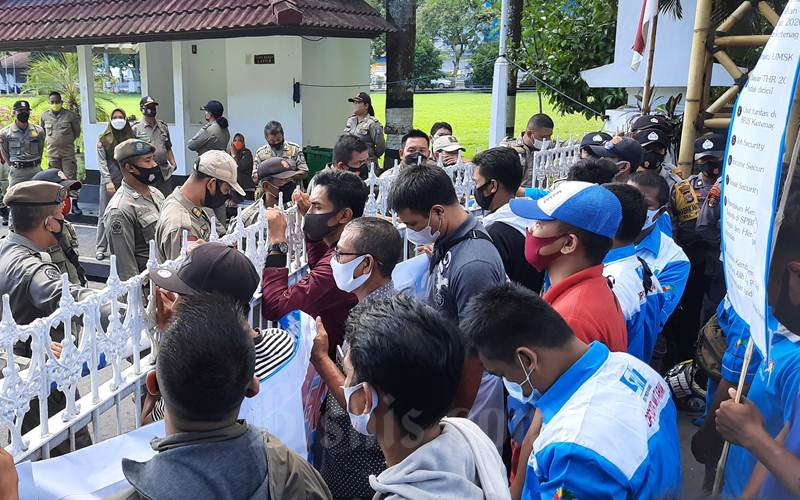  Tolak THR Dicicil, Serikat Pekerja Nasional NTB Berunjuk Rasa