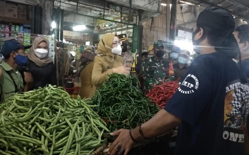  Cek Harga Kebutuhan Pokok, Forkopimda Purwakarta Sisir Pasar Tradisional