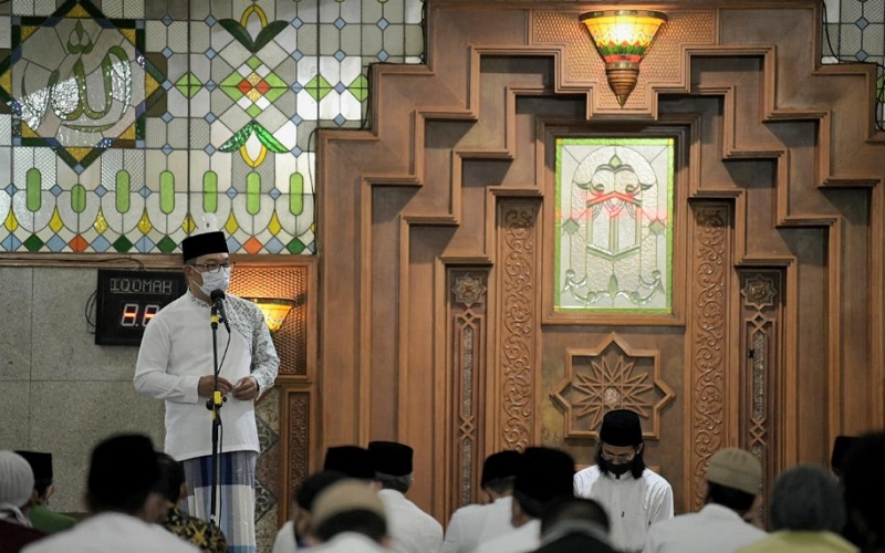  Ridwan Kamil Masih Perbolehkan Program Takjil Gratis di Masjid