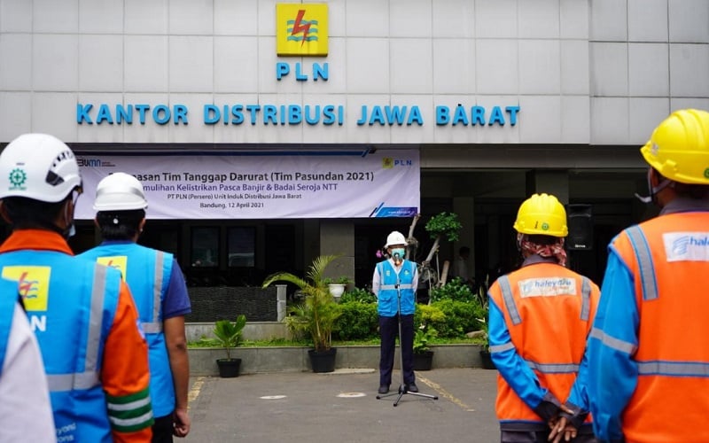  PLN UID Jabar Kirim Tim Bantu Pemulihan Kelistrikan di NTT