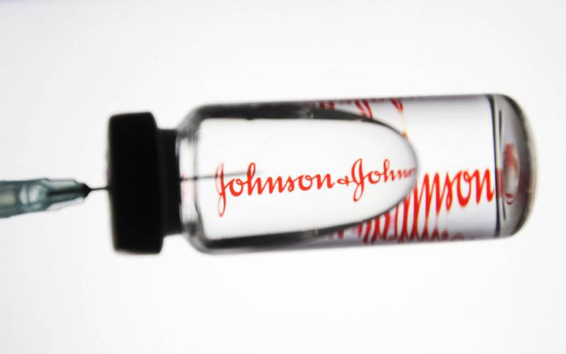  Kasus Pembekuan Darah, Penangguhan Vaksin Johnson & Johnson Berlanjut