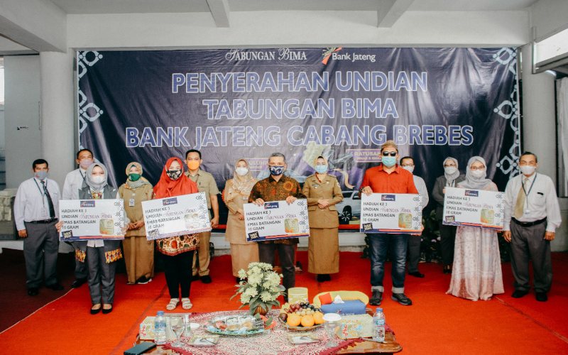  Guru SDN Lembarawa 01 Brebes Menangi Mitshubishi Xpander dari Bank Jateng