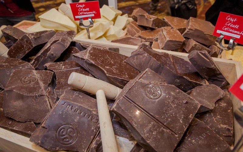 Seluruh produk Van Houten Professional 100 persen terbuat dari kakao yang dipasok secara berkelanjutan melalui Cocoa Horizons Foundation. /Barry Callebaut