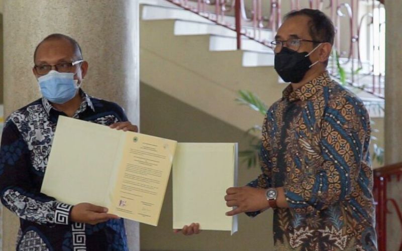  Muhammadiyah dan UGM Teken MoU Penanganan Covid-19 