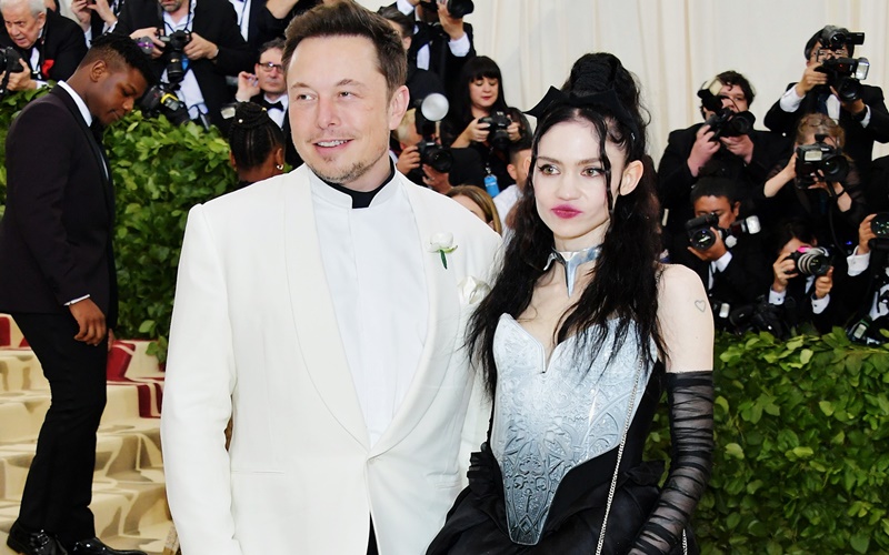  Elon Musk dan Grimes Diprediksi Jadi Pasangan Pertama yang Menikah di Luar Angkasa