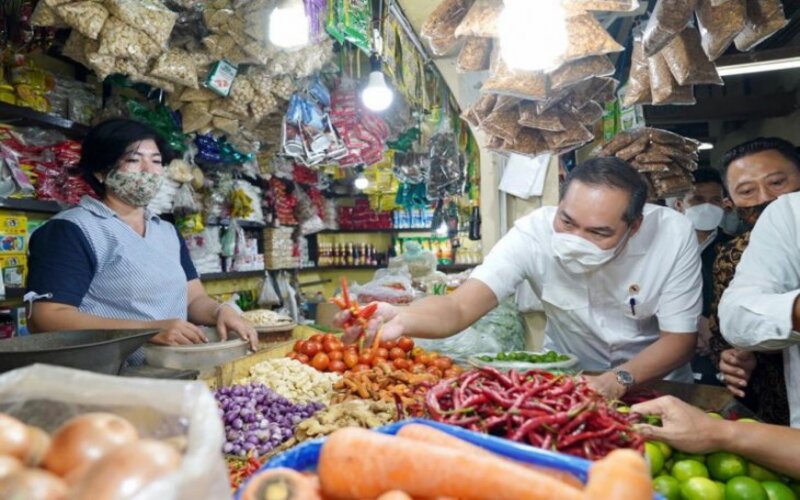  Pantau Sembako di Surabaya, Ini Temuan Menteri Perdagangan