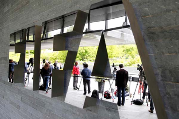 FIFA Peringatkan Klub-klub Liga Super, Pilih di Dalam atau di Luar! 